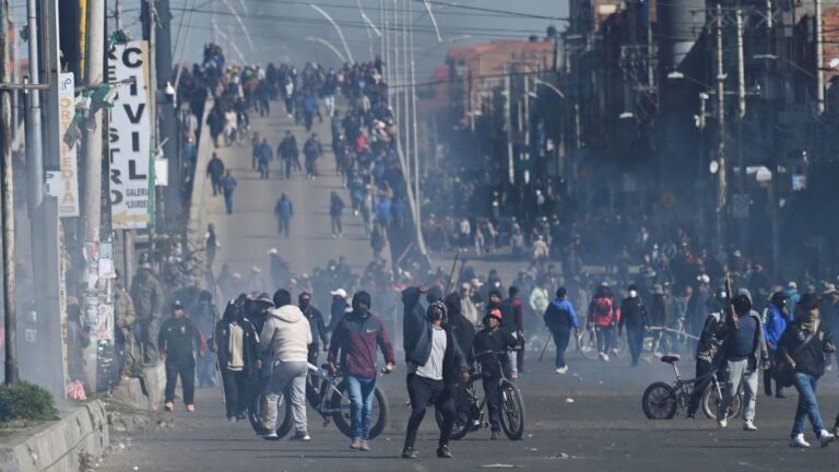 2026-05-17t010725z-744635137-rc2ealayt7hg-rtrmadp-3-bolivia-protest