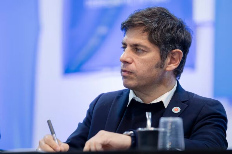 nota-1763269-kicillof-reuni-tropa-tras-desembarco-santilli-como-jefe-gabinete-traz-plan-para-2027-1114371