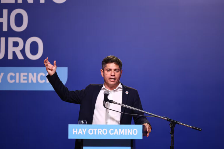 axel-kicillof-en-ciudad-universitaria-en-el-VYMTC5PESFDD7KVPOOQ5ZAA3GM (1)